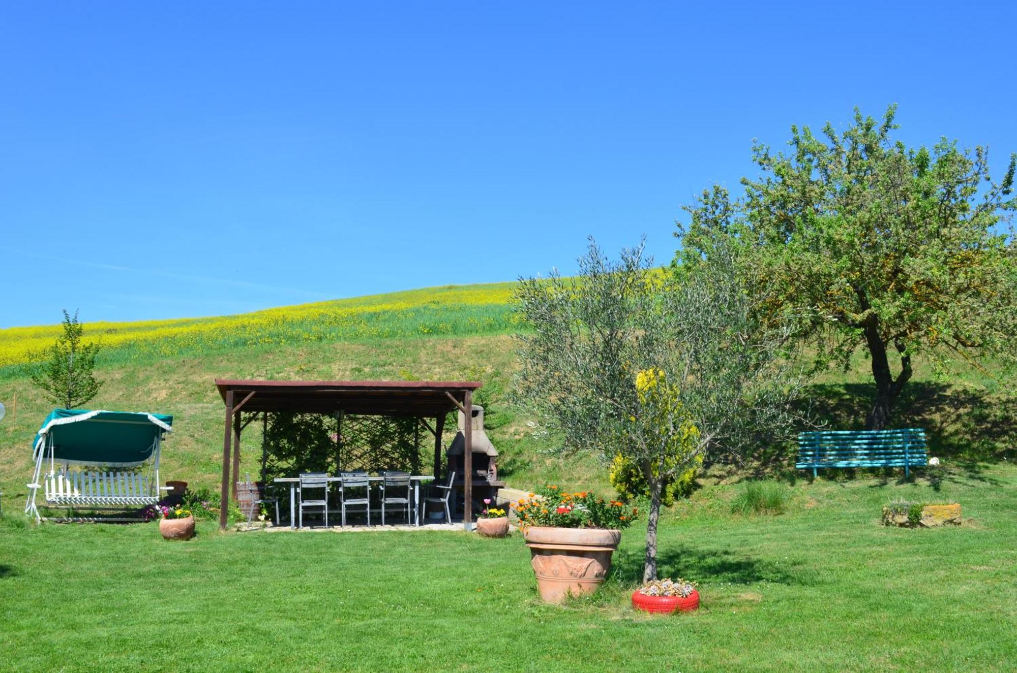 Agriturismo Poderino San Quirico dʼOrcia Exterior foto